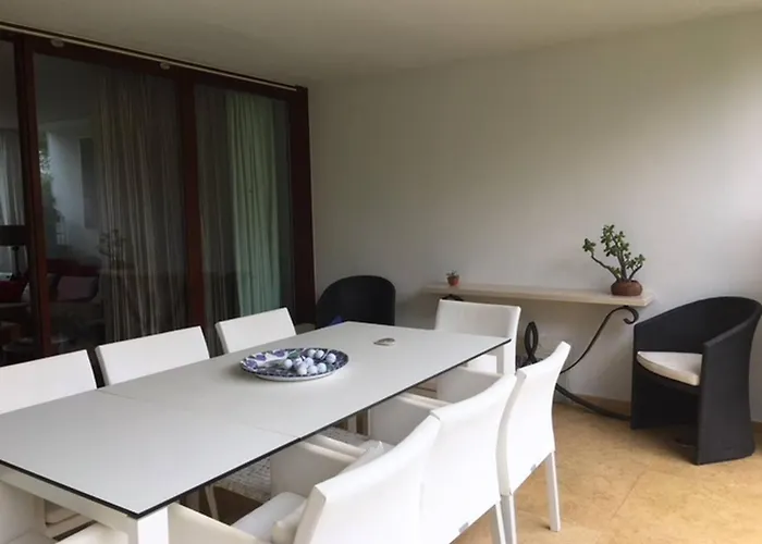 Serenity-first 度假居 *